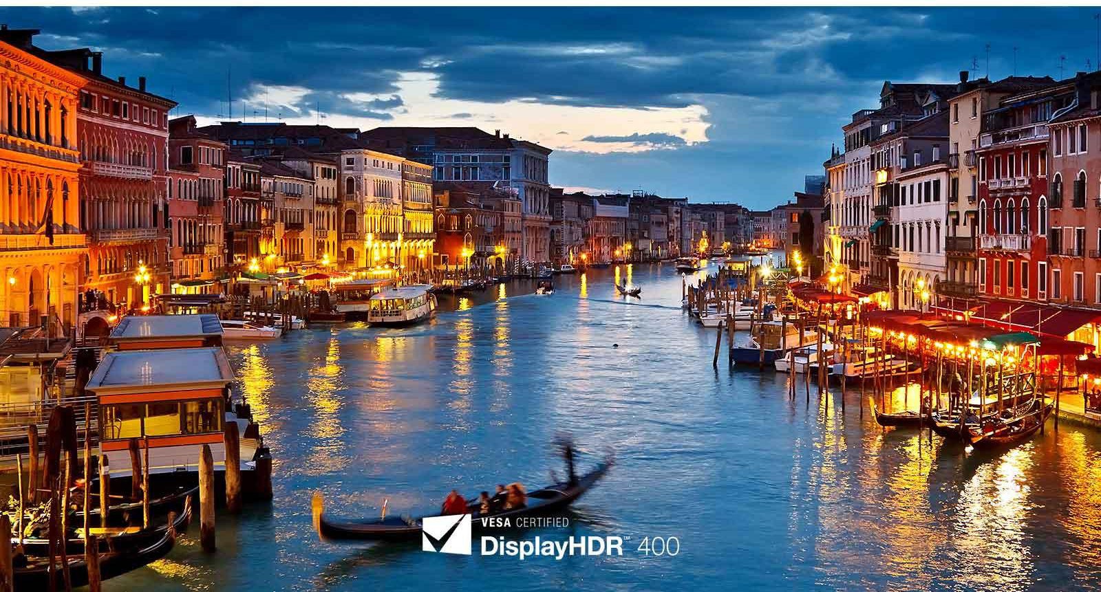 LG 27UL600 VESA Display HDR 400 Example Showing a Venice Canal at Night