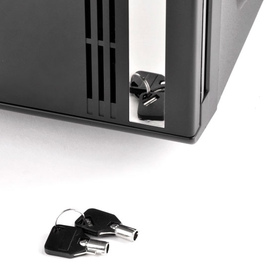 close look at the keys for frotn door lock