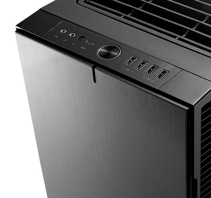 Define R6 have four USB 3.1 Gen 2 Type-C ports close-up