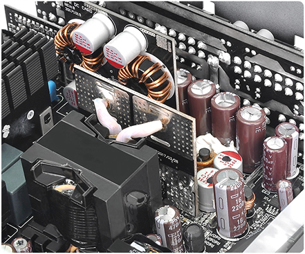 Thermaltake Toughpower GF1 750W - TT Premium Edition Single +12V Rail close-up