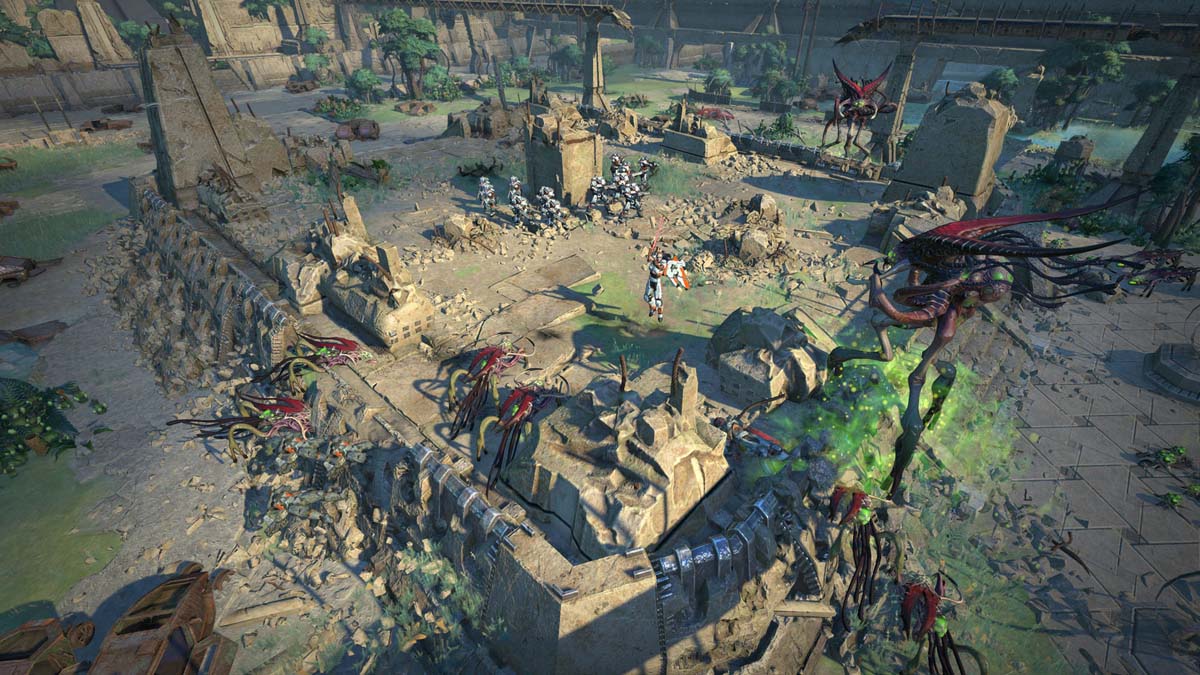 Age of Wonders: Planetfall Screenshot of On-Field Combat Between a Humanoid and Multiple Aliens