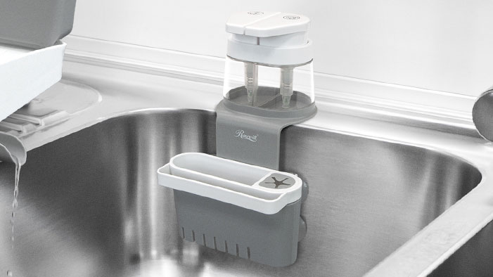 ORGANIZED KITCHEN SINK