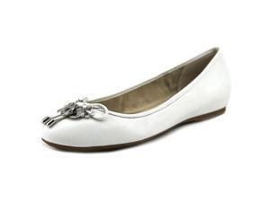 BCBGeneration Beckie Women US 6 White Ballet Flats BCBGeneration Beckie Women US 6 White Ballet Flats