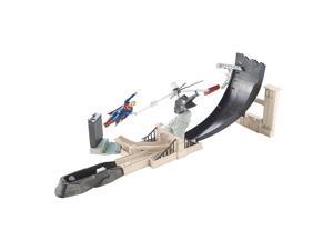 Hot Wheels Batman v Superman Batmobile City Chase Track Set Hot Wheels Batman v Superman Batmobile City Chase Track Set
