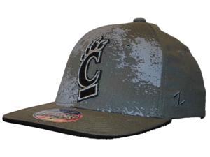 Cincinnati Bearcats Hat Cap Zephyr Epicenter Dark Gray Flexfit (S/M) Cincinnati Bearcats Hat Cap Zephyr Epicenter Dark Gray Flexfit (S/M)