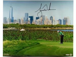 TIGER WOODS Hand Signed "NYC Skyline" 16 x 20 Photograph UDA LE 100 TIGER WOODS Hand Signed "NYC Skyline" 16 x 20 Photograph UDA LE 100