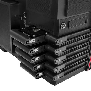 Tool-free design for HDD tray allowing HDD cage easy access