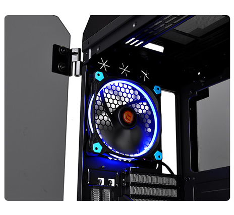 Closeup of the rear pre-installed fan in the Thermaltake View 71 case