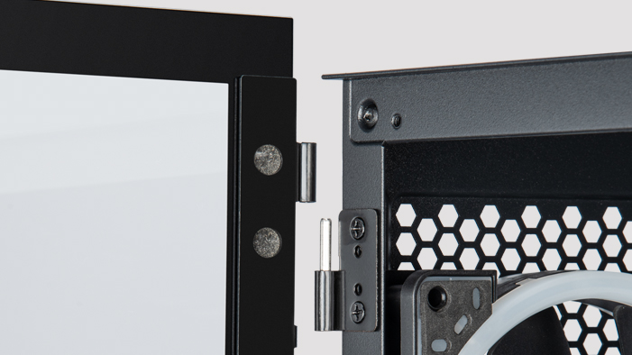 the glass side panel hinge of the gaming case