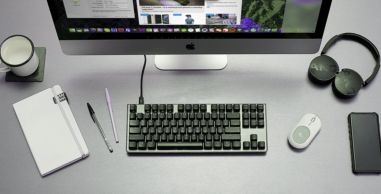 black keyboard white mouse