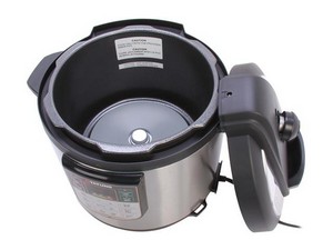 overhead shot of the TATUNG TPC-6LB pressure cooker facing slightly to the left with its lid off