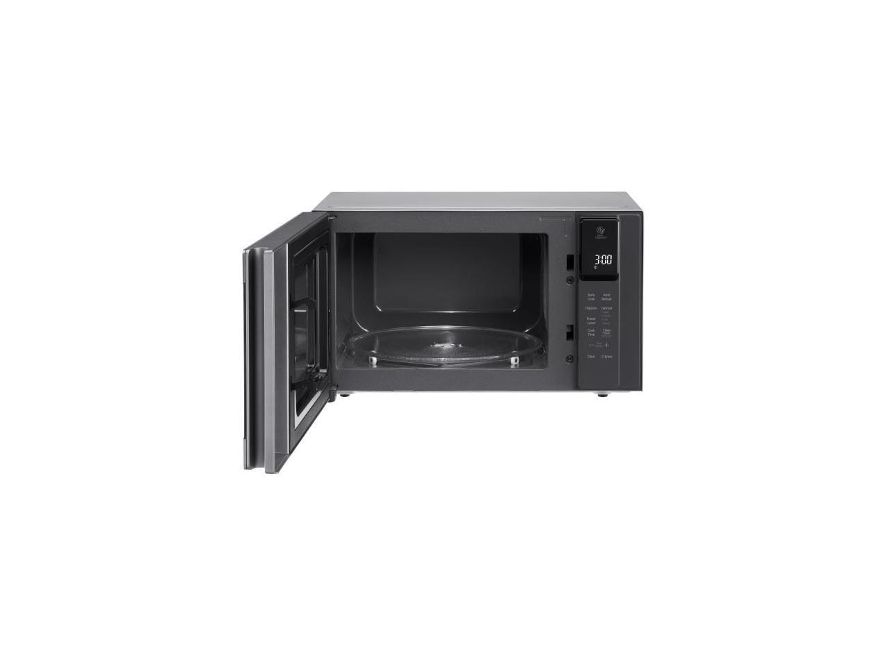 LG 0.9 cu. ft. NeoChef Countertop Microwave with Smart Inverter and