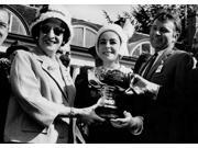 Elizabeth Taylor and Richard Burton at Sandown Park in London Photo Print (10 x 8) Elizabeth Taylor and Richard Burton at Sandown Park in London Photo Print (10 x 8)