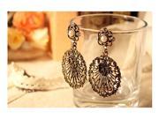 Trendy Stylish Drop Earrings Fashion Vintage Copper Alloy Pearl Inlaid Crystal Flower Shape Earring for Women White