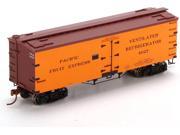 Athearn Roundhouse HO Scale 36ft. Old Time Wood Reefer Pacific Fruit PFE 4655