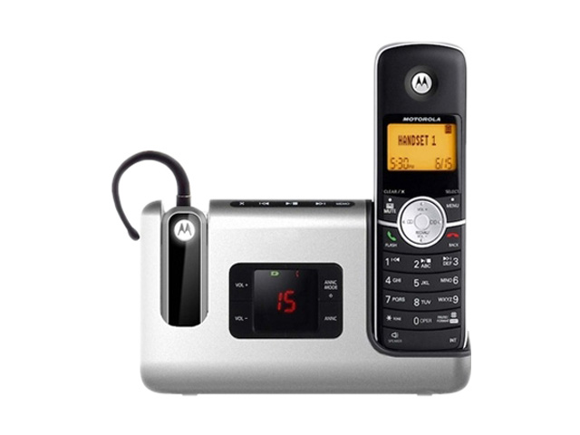 MOTOROLA L903 1.9 GHz Digital DECT 6.0 2X Handsets 2 pack Phone System 