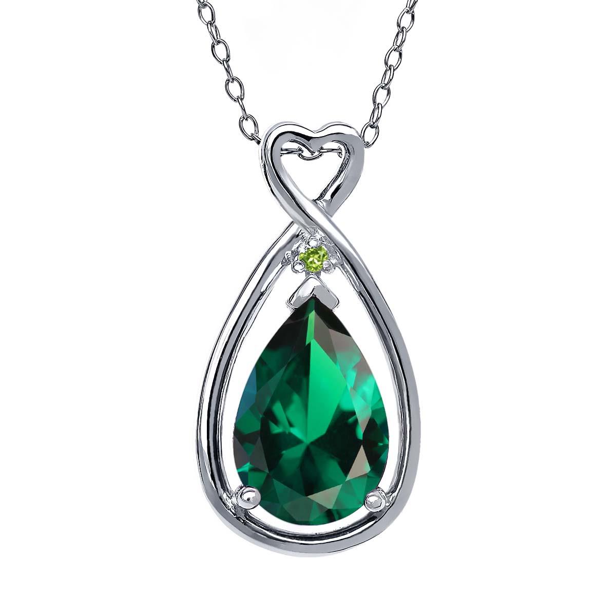 2.45 Ct Pear Shape Green Simulated Emerald Green Peridot 18K White Gold Pendant