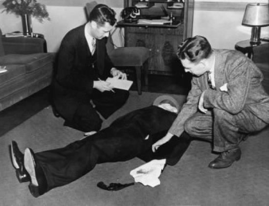 FBI detectives investigating a murder case during training Poster Print (18 x 24)